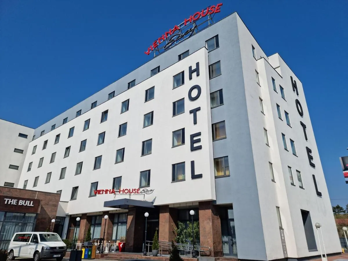 Vienna House Easy By Wyndham Bucharest Airport Hotel Otopeni