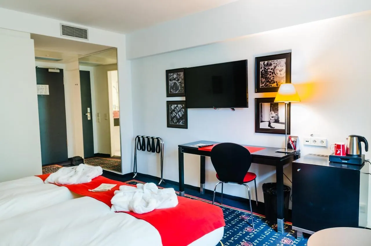 Vienna House Easy By Wyndham Bucharest Airport Hotel Otopeni