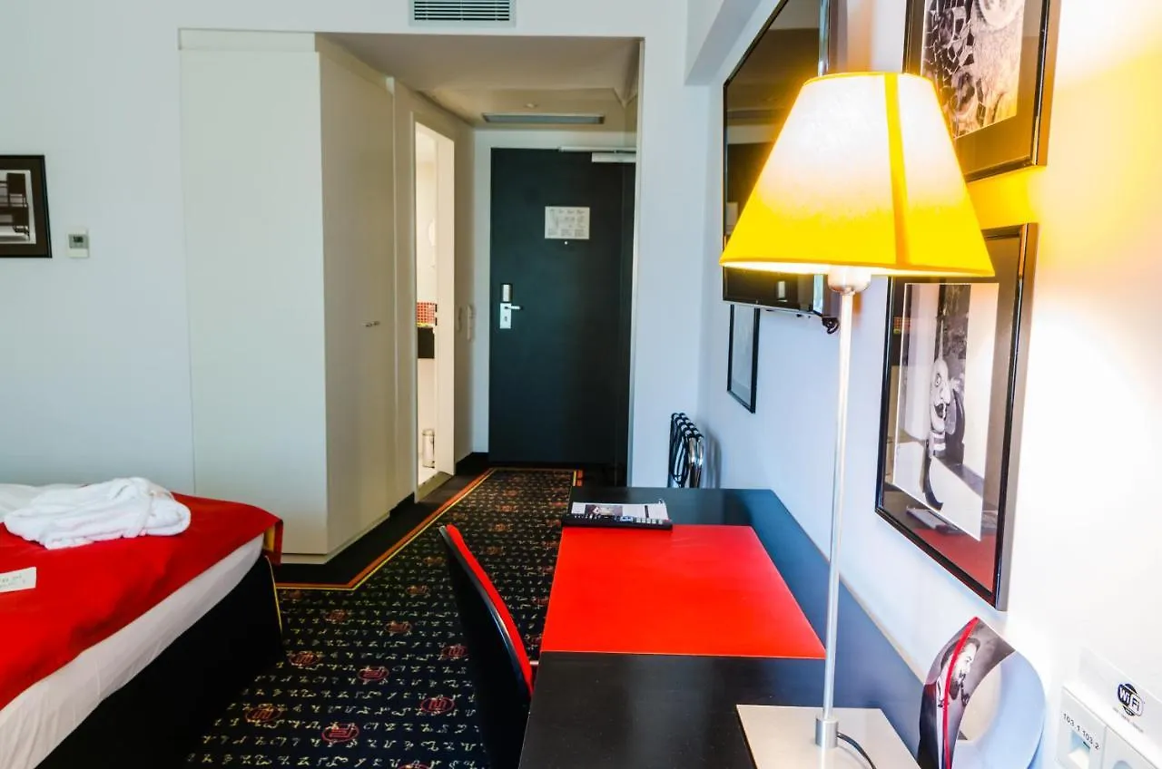 Vienna House Easy By Wyndham Bucharest Airport Hotel Otopeni Roménia