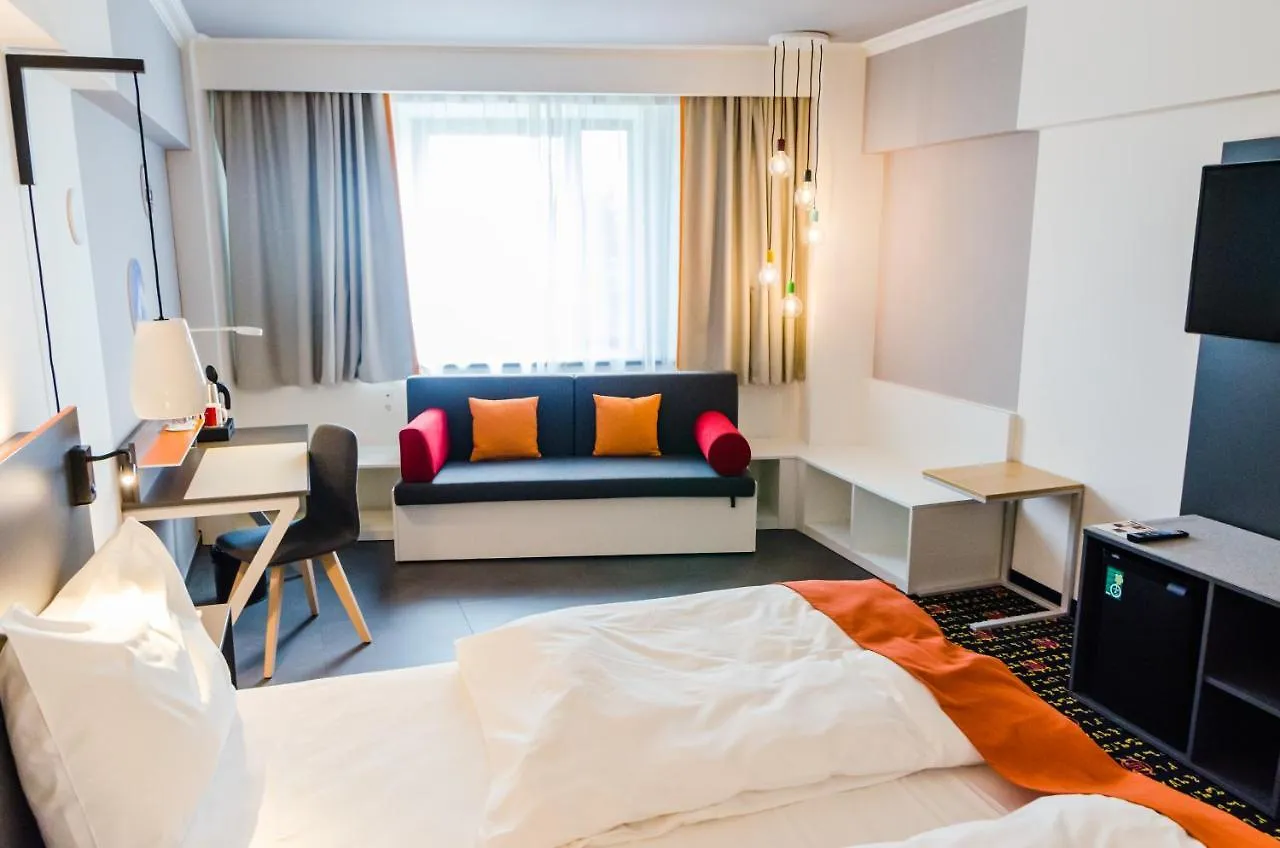 Vienna House Easy By Wyndham Bucharest Airport Hotel Otopeni