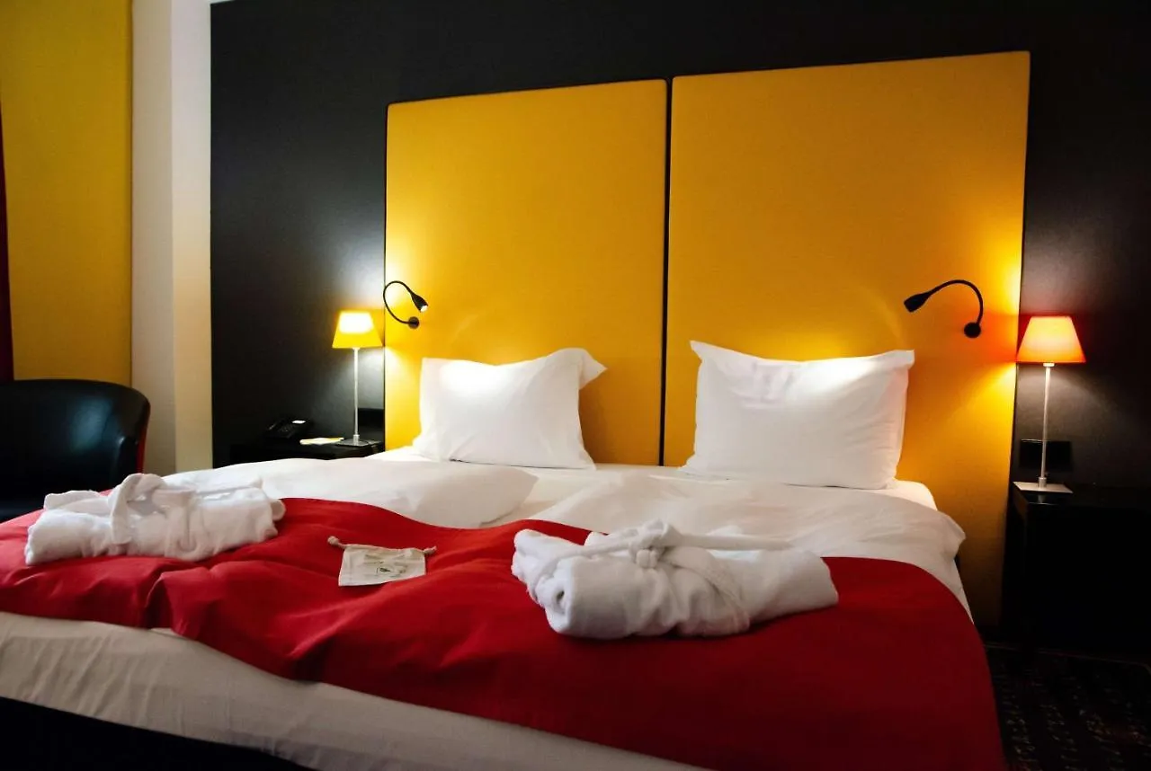 Vienna House Easy By Wyndham Bucharest Airport Hotel Otopeni