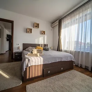 Apartament Tatu Bar&grill אוטופן